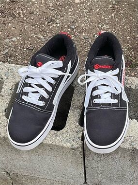 Heelys GR8 Pro 20 Black White Red Wheeled Skate Shoes Youth Size 6